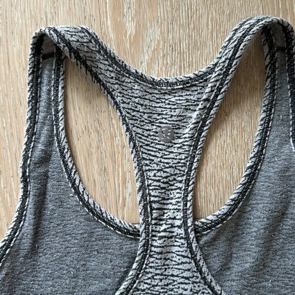 lululemon Long Distance Racerback Tank Pebble Jacquard Sz6 - Picture 7 of 11